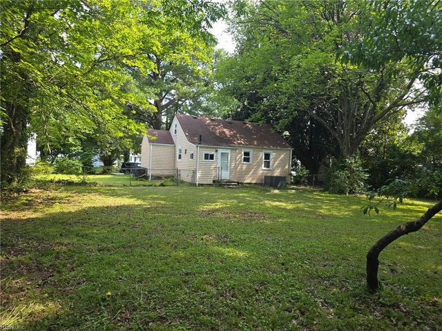 605 Fairview LN, Portsmouth, VA 23702