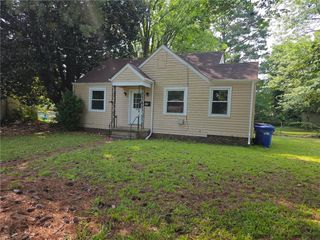 605 Fairview LN, Portsmouth, VA 23702