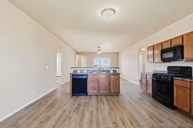 1705 S 10th Street, Broken Arrow, OK 74012