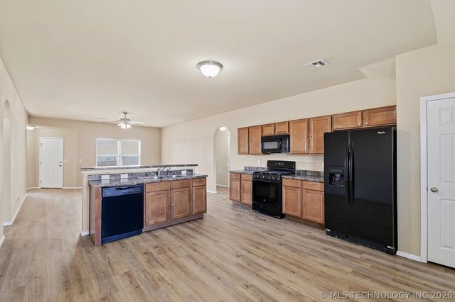 1705 S 10th Street, Broken Arrow, OK 74012