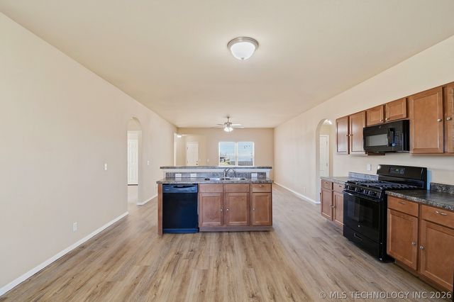 1705 S 10th Street, Broken Arrow, OK 74012