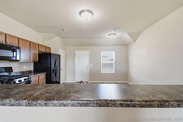 1705 S 10th Street, Broken Arrow, OK 74012