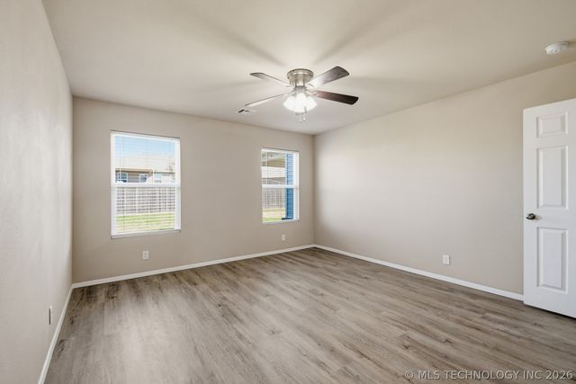 1705 S 10th Street, Broken Arrow, OK 74012