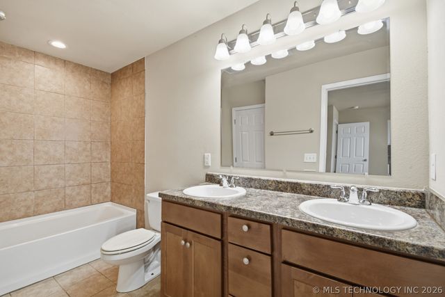 1705 S 10th Street, Broken Arrow, OK 74012