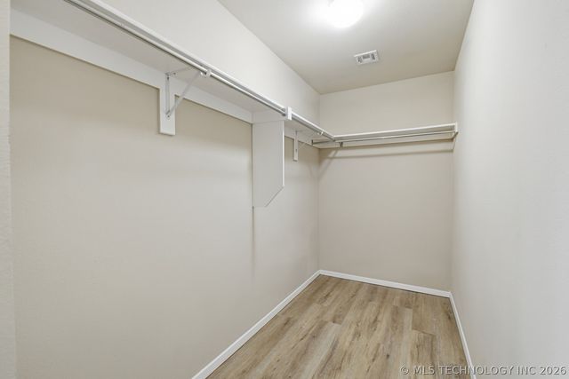 1705 S 10th Street, Broken Arrow, OK 74012