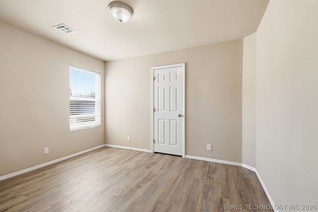 1705 S 10th Street, Broken Arrow, OK 74012