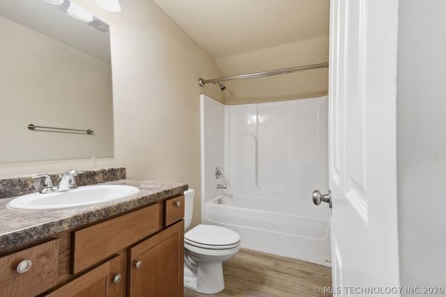 1705 S 10th Street, Broken Arrow, OK 74012