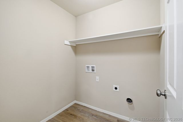 1705 S 10th Street, Broken Arrow, OK 74012