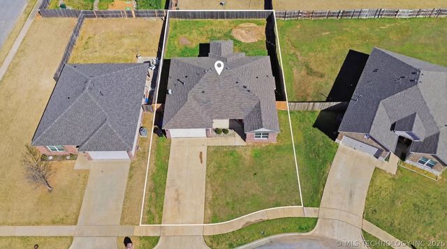 1705 S 10th Street, Broken Arrow, OK 74012