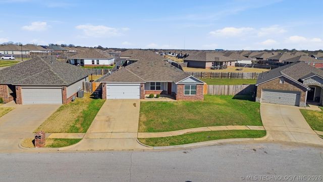 1705 S 10th Street, Broken Arrow, OK 74012