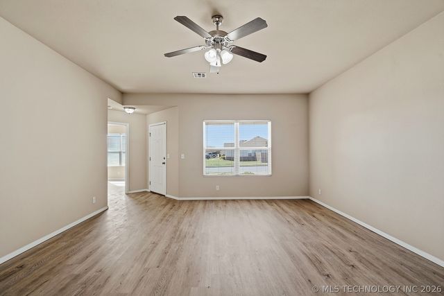 1705 S 10th Street, Broken Arrow, OK 74012