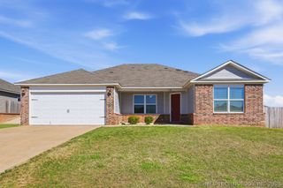 1705 S 10th Street, Broken Arrow, OK 74012