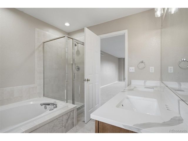 19102 E Crestridge Cir, Aurora, CO 80015
