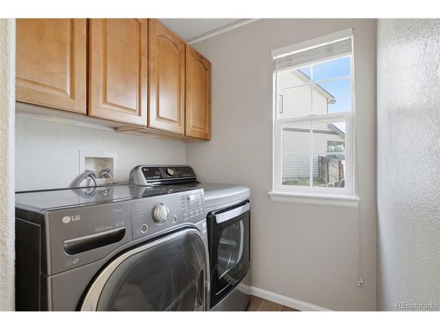 19102 E Crestridge Cir, Aurora, CO 80015