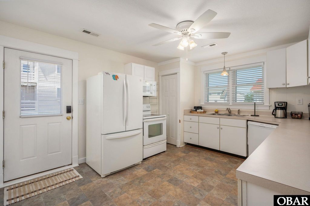 Image 14 of property listing at 108 Lowell Ave # PT7 Lot 8, Kill Devil Hills, NC 27948