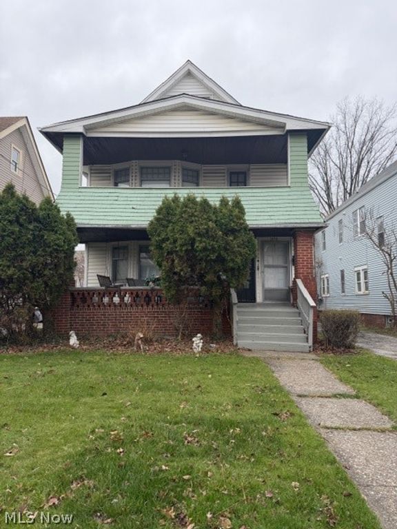 1870 Mannering Road, Cleveland, OH 44112