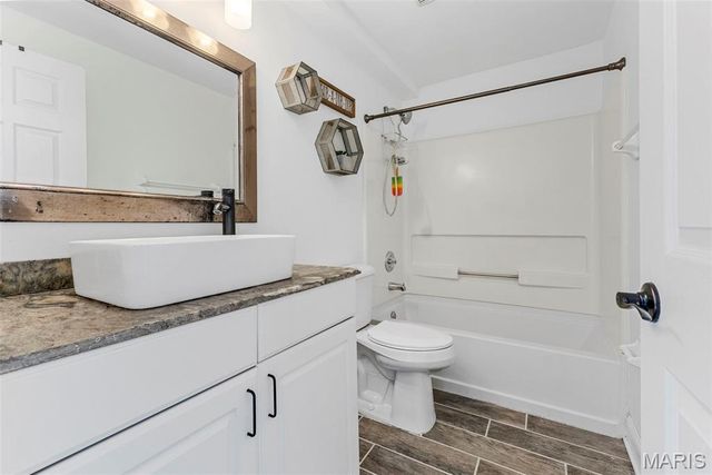13032 Kinsley Heights Drive, Black Jack, MO 63033