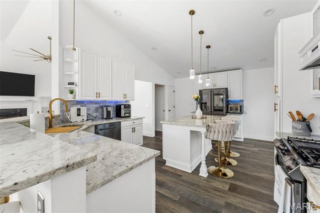 13032 Kinsley Heights Drive, Black Jack, MO 63033