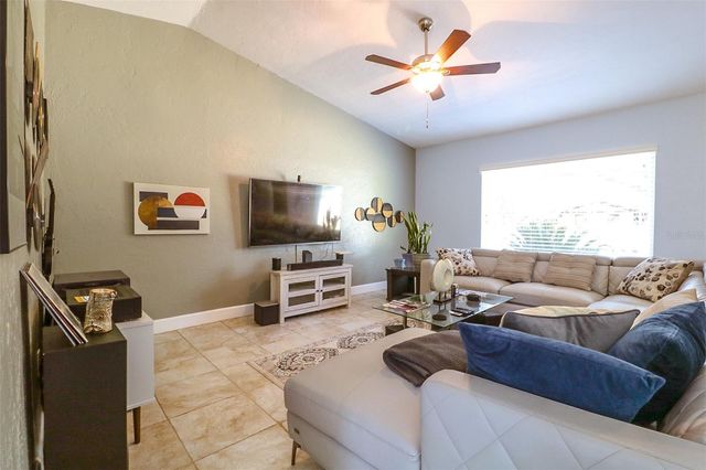 1523 NW 39TH TERRACE, Gainesville, FL 32605