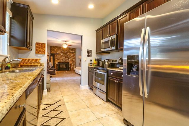 1523 NW 39TH TERRACE, Gainesville, FL 32605