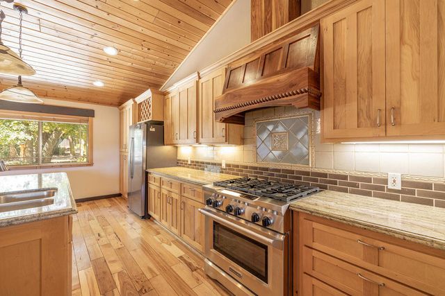 661 Cedar Glen Drive, Big Bear, CA 92314