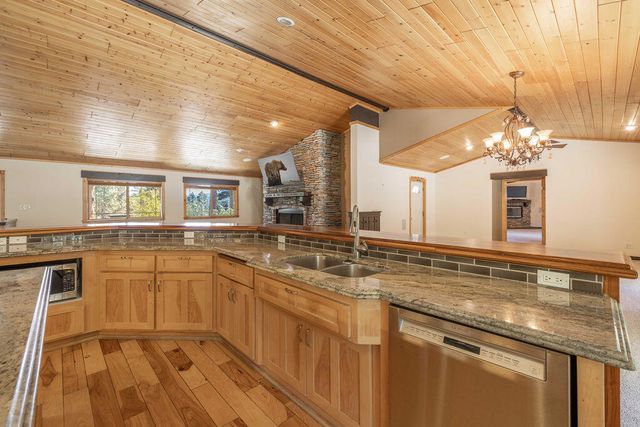 661 Cedar Glen Drive, Big Bear, CA 92314