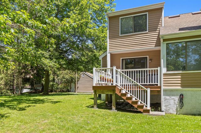 127 Stone Bridge Square, Chappaqua, NY 10514