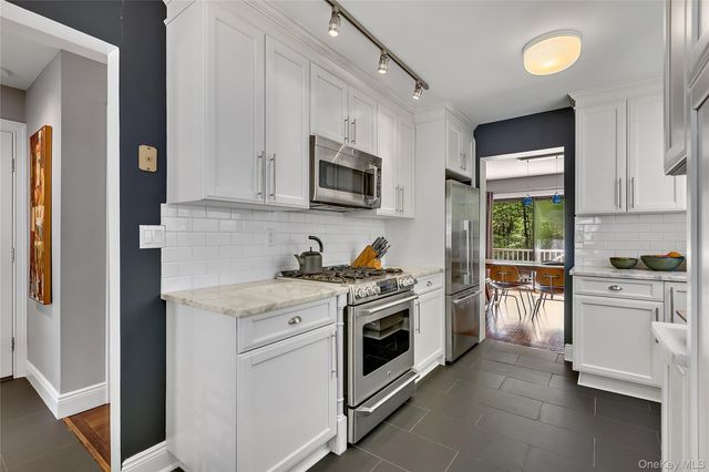 127 Stone Bridge Square, Chappaqua, NY 10514