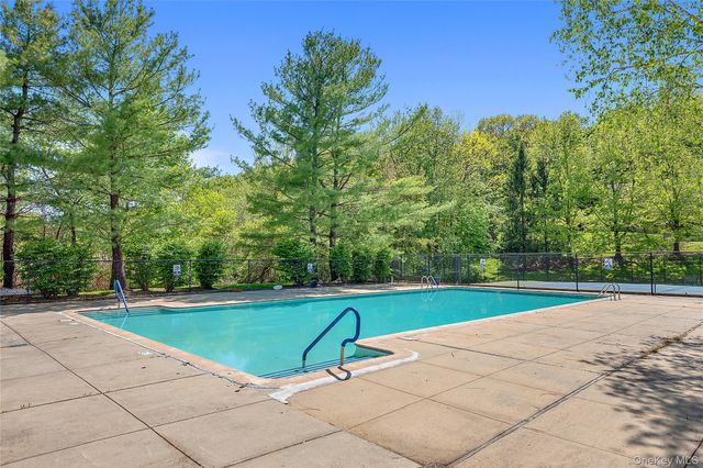127 Stone Bridge Square, Chappaqua, NY 10514