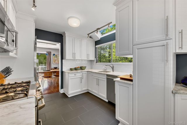 127 Stone Bridge Square, Chappaqua, NY 10514