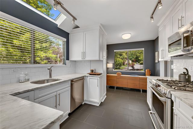 127 Stone Bridge Square, Chappaqua, NY 10514
