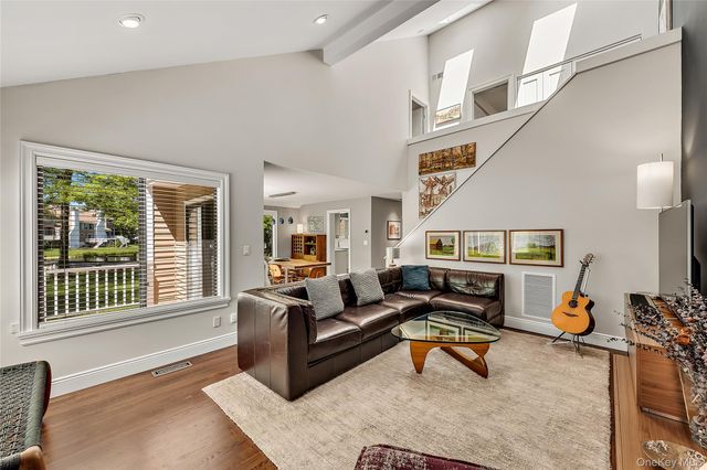 127 Stone Bridge Square, Chappaqua, NY 10514