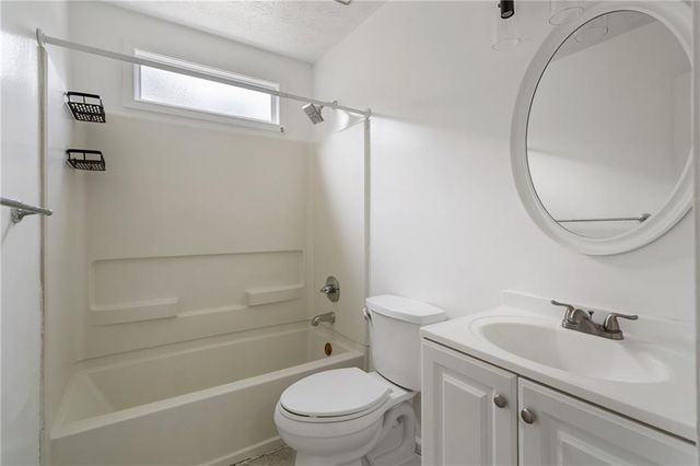 3200 Dundee Ridge Way, Duluth, GA 30096