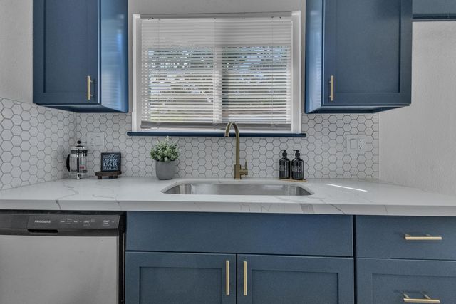 8437 Cherbourg Way, Stockton, CA 95210
