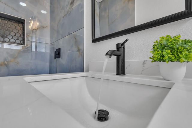 8437 Cherbourg Way, Stockton, CA 95210