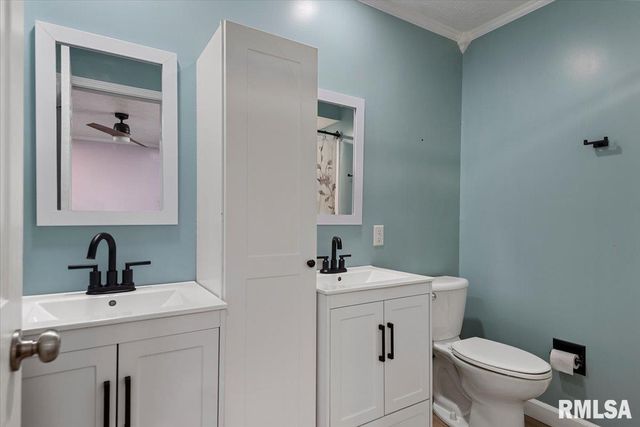 617 E CHESTNUT Street, Chatham, IL 62629