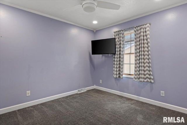 617 E CHESTNUT Street, Chatham, IL 62629