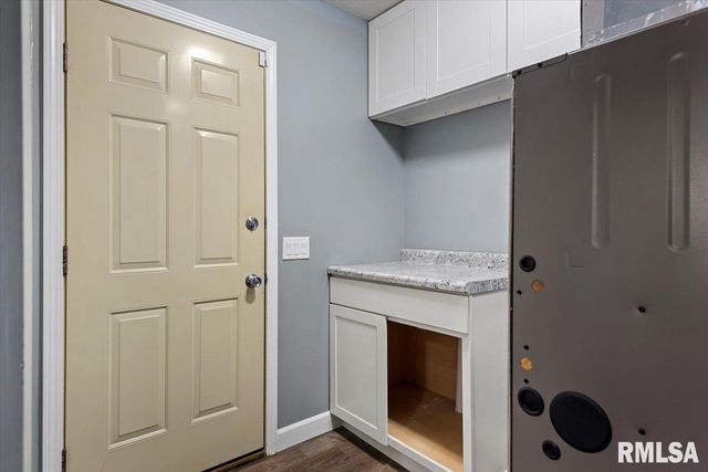 617 E CHESTNUT Street, Chatham, IL 62629