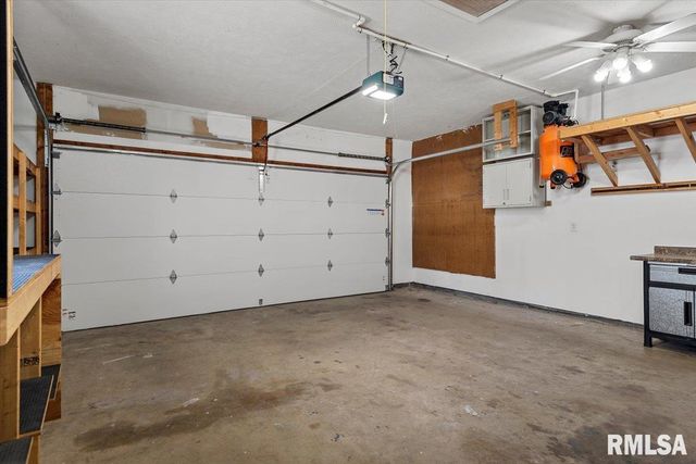 617 E CHESTNUT Street, Chatham, IL 62629