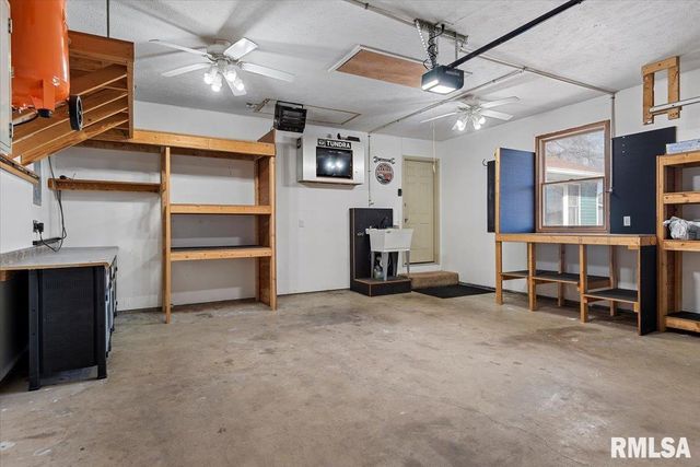 617 E CHESTNUT Street, Chatham, IL 62629