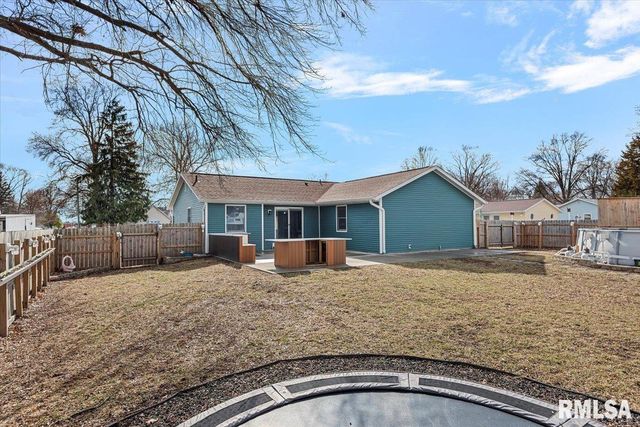 617 E CHESTNUT Street, Chatham, IL 62629