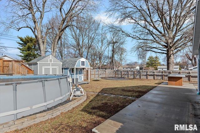 617 E CHESTNUT Street, Chatham, IL 62629