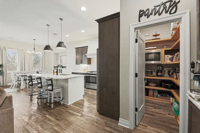 6237 E Central Park Ct, Bel Aire, KS 67220