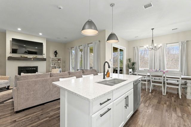 6237 E Central Park Ct, Bel Aire, KS 67220