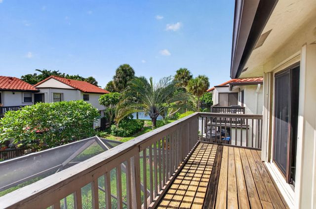 5726 FOX HOLLOW Drive G, Boca Raton, FL 33486