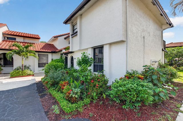5726 FOX HOLLOW Drive G, Boca Raton, FL 33486