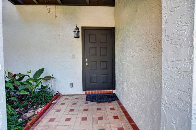 5726 FOX HOLLOW Drive G, Boca Raton, FL 33486