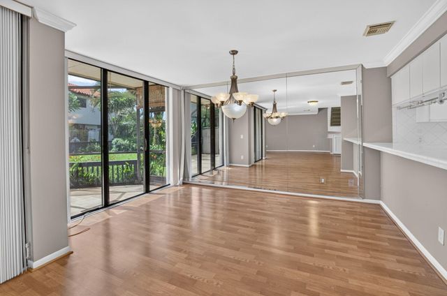 5726 FOX HOLLOW Drive G, Boca Raton, FL 33486