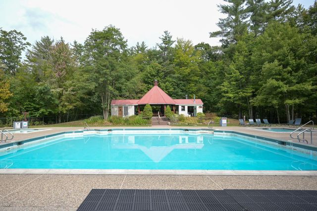 8H River Run Drive H, Bartlett, NH 03812