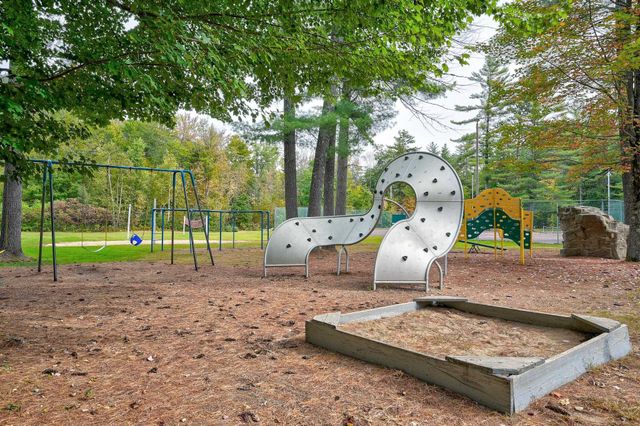 8H River Run Drive H, Bartlett, NH 03812